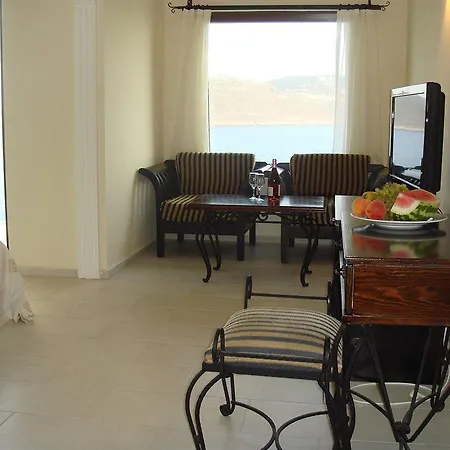 Cachet - Adult Only +14 Kaş