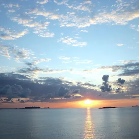 Cachet - Adult Only +14 Kaş