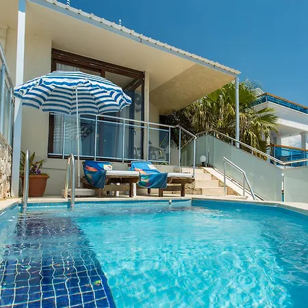 Cachet - Adult Only +14 Kaş