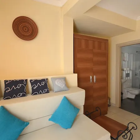 Hotel Cachet - Adult Only +14