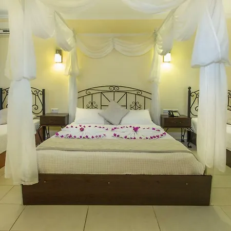 Отель Cachet - Adult Only +14 3*