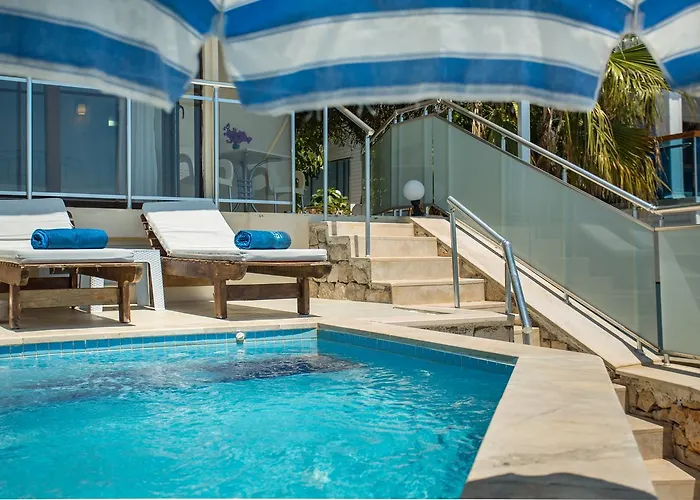 Hotel Cachet - Adult Only +14