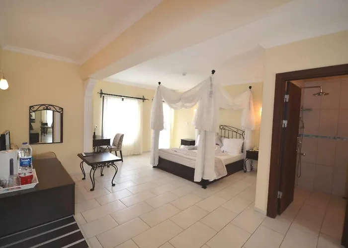 Hotel Cachet - Adult Only +14